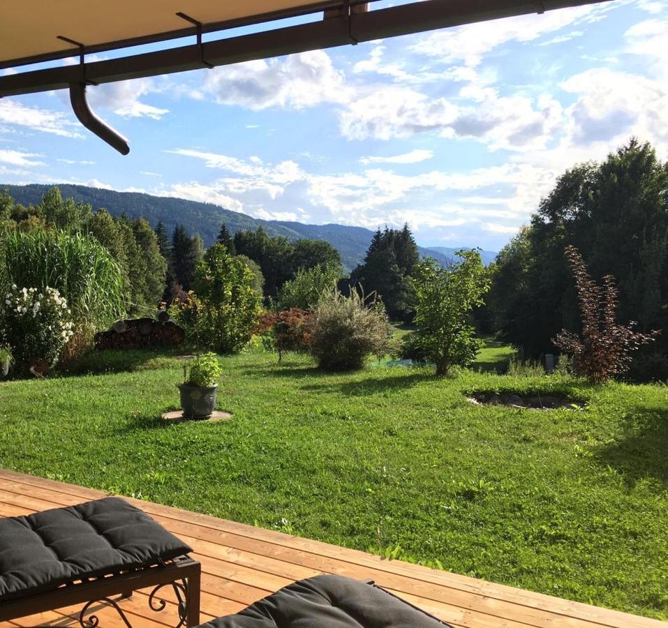 Zirben Zwischen Berg Und